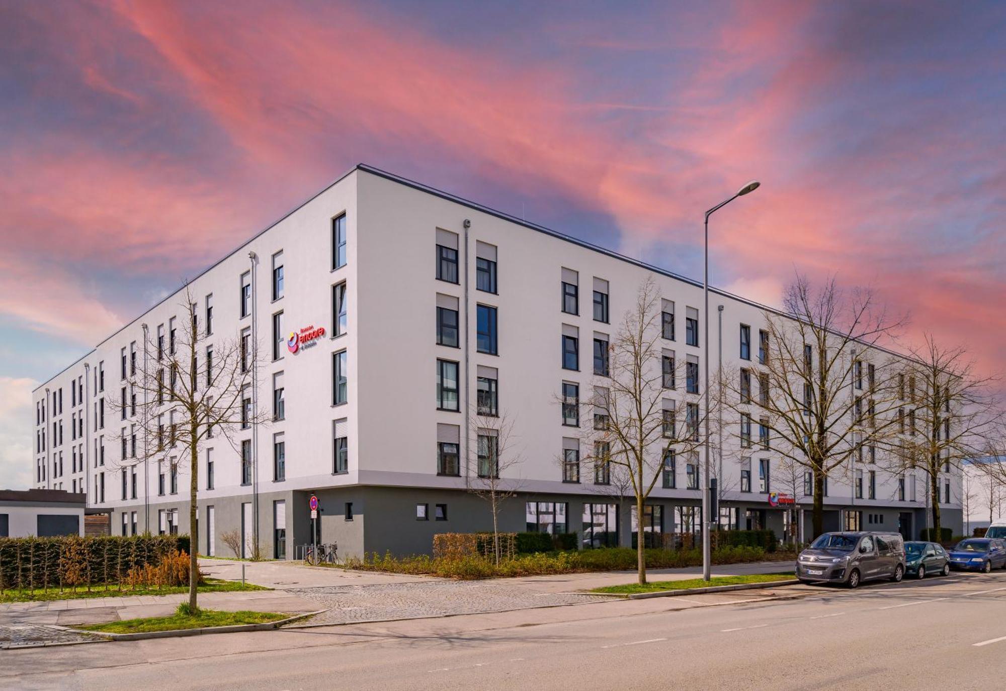 Ramada Encore By Wyndham Munich Messe Exterior foto